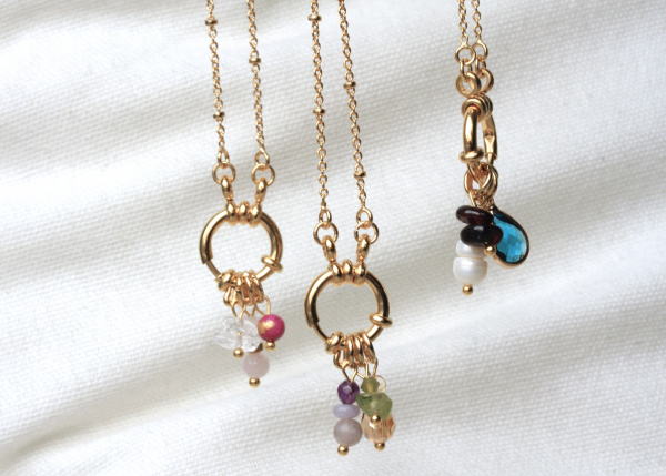 Adventskalender Charm Schmuck 2025: DIY Komplettset für Kette, Armband und Ohrringe für Frauen